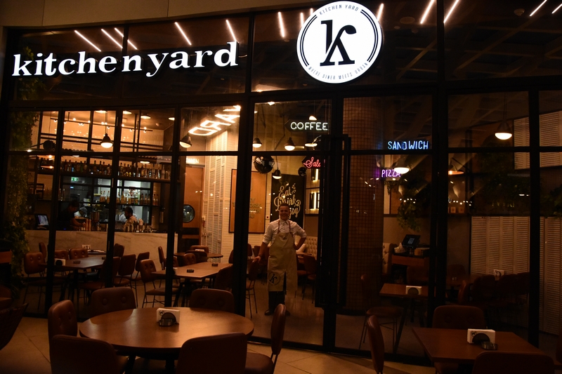 Kitchen Yard at ABC Verdun on Friday Night